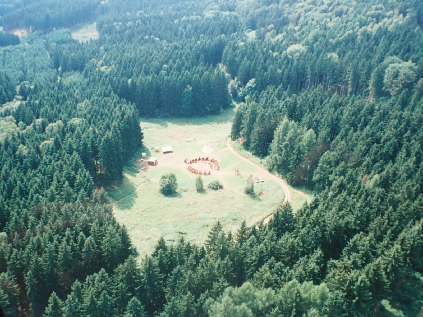 T�bor 1. sme�ky vl�at foto z vrtuln�ku 7/8 2001